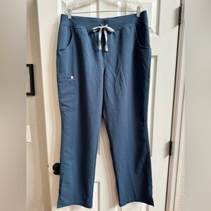 Womens Figs Kade Cargo Scrub Pant in Dark Harbor XL /TALL